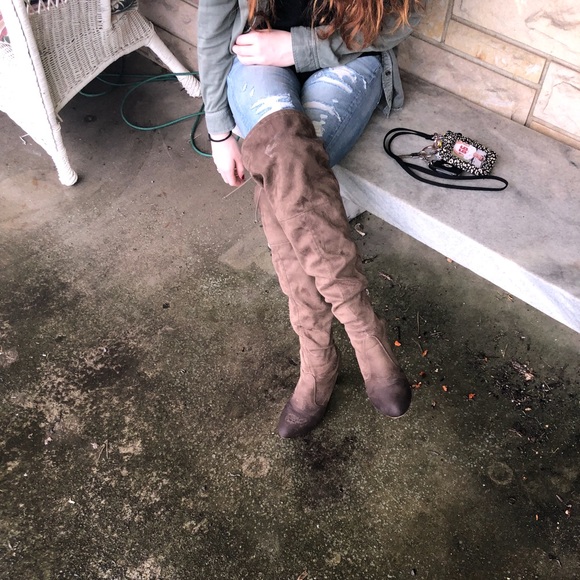 Over the knee brown boots- MAKE OFFER. - Picture 8 of 8